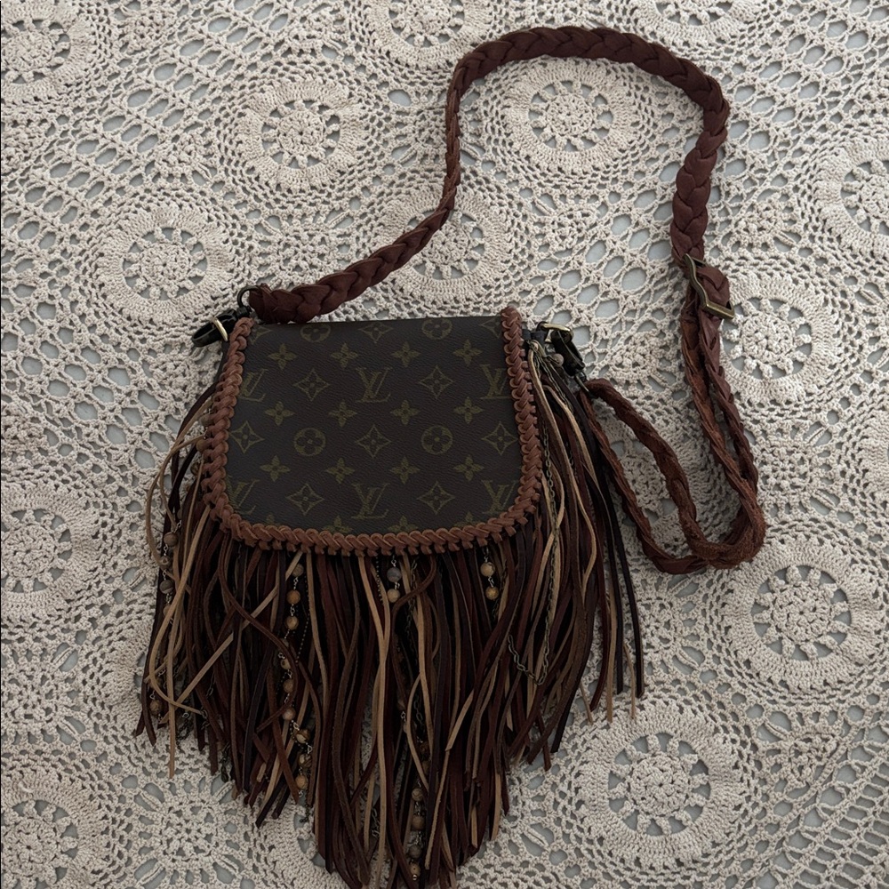 Louis Vuitton crossbody purse